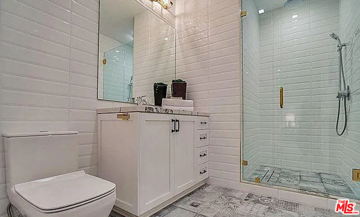 1524 N Sierra Bonita Ave