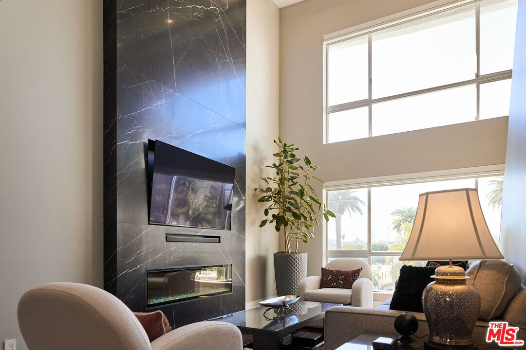 221 S Gale Dr Unit: 403