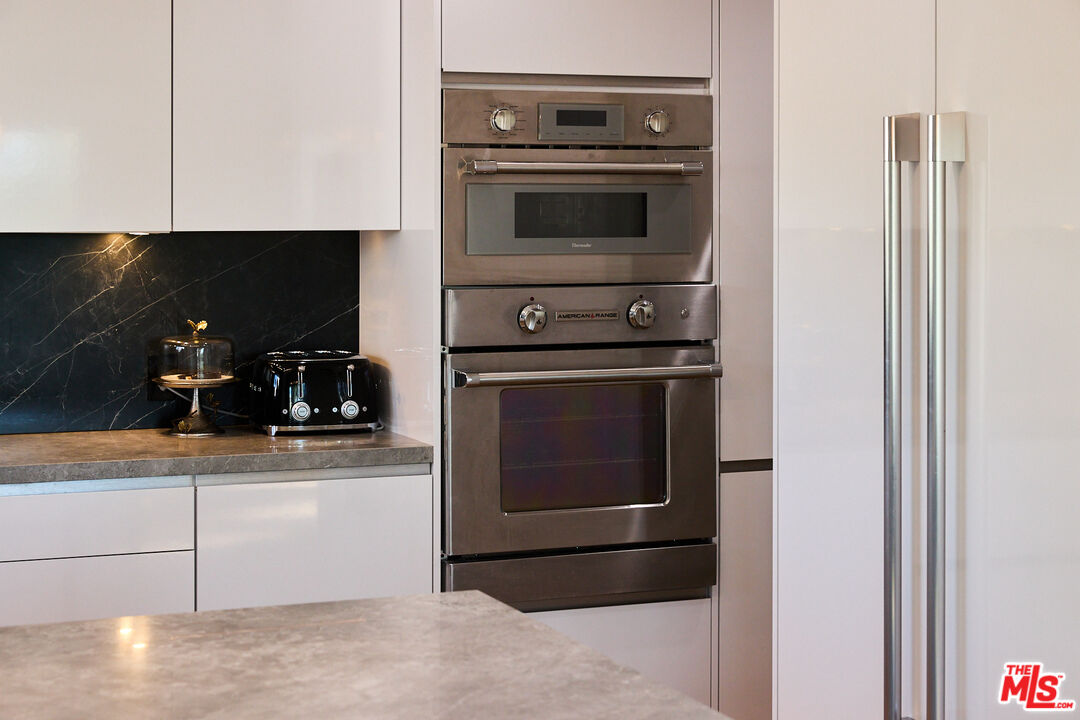 221 S Gale Dr Unit: 403