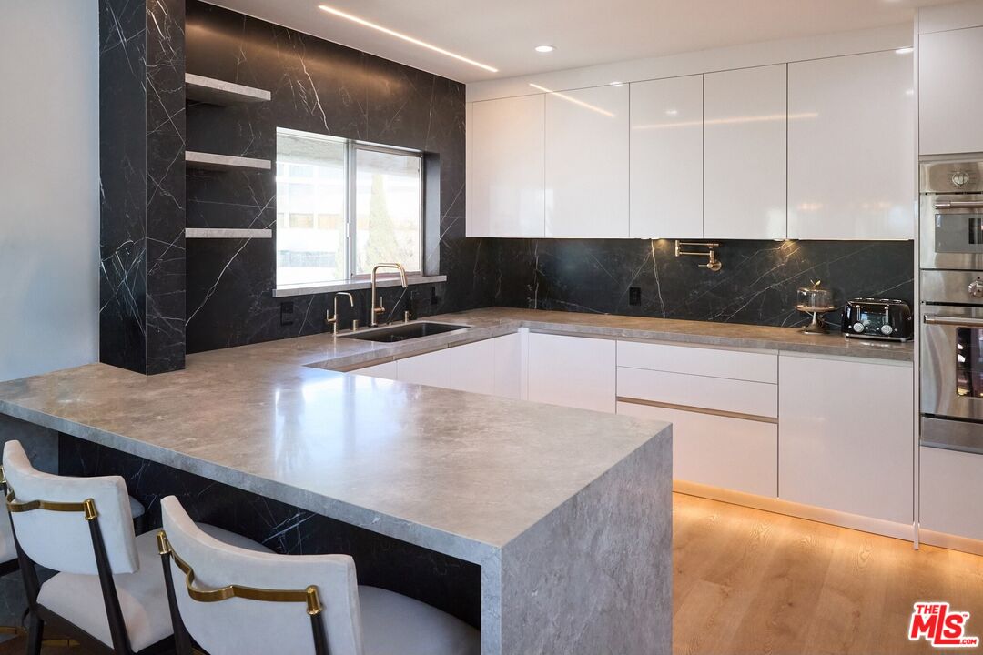 221 S Gale Dr Unit: 403