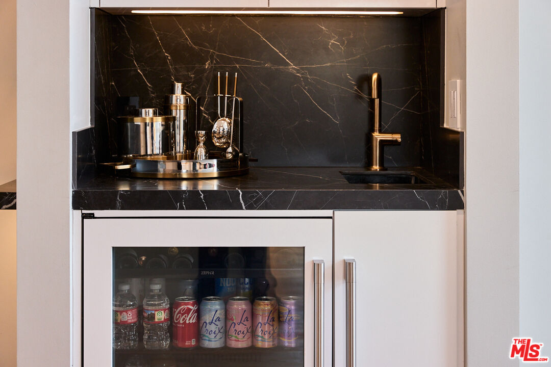 221 S Gale Dr Unit: 403