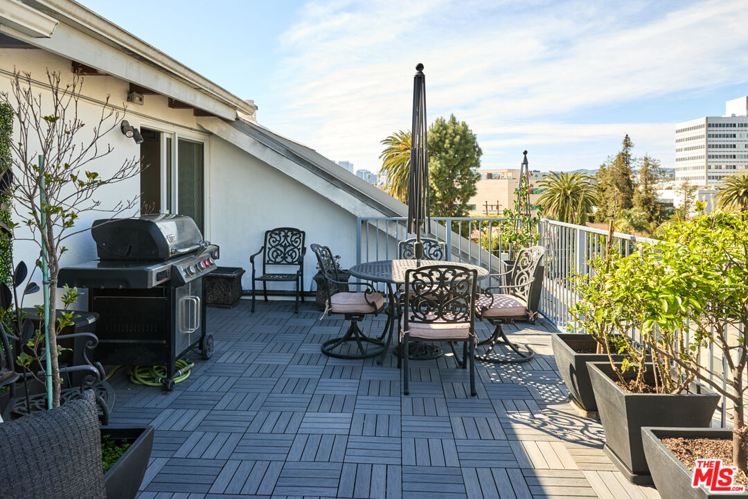 221 S Gale Dr Unit: 403