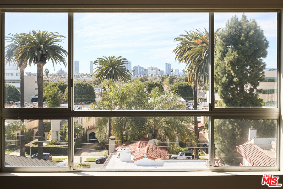 221 S Gale Dr Unit: 403