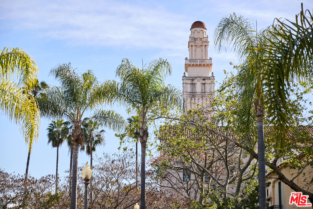 221 S Gale Dr Unit: 403