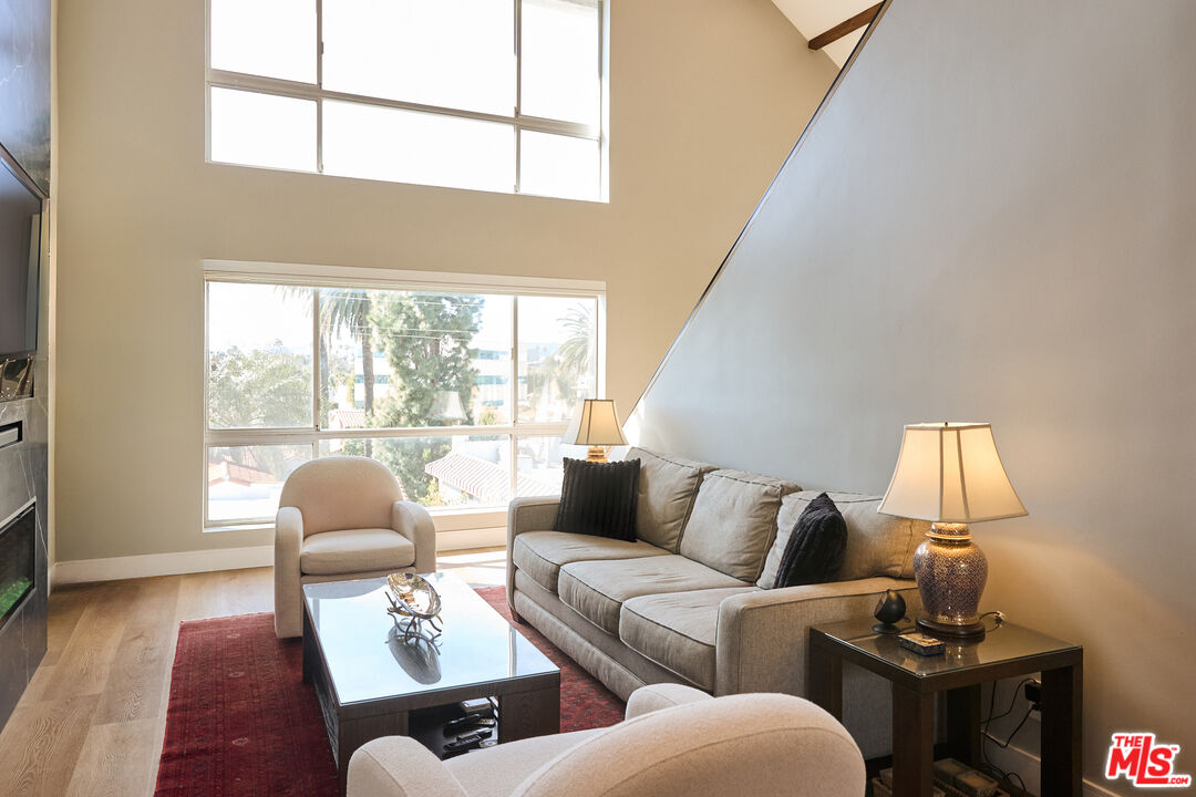 221 S Gale Dr Unit: 403