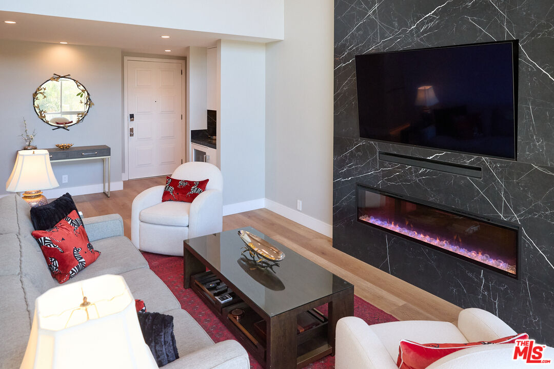 221 S Gale Dr Unit: 403