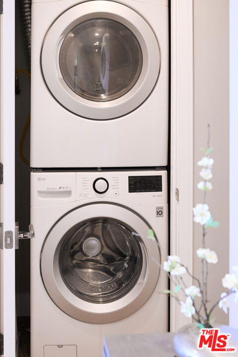 221 S Gale Dr Unit: 403