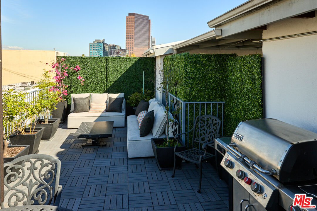 221 S Gale Dr Unit: 403