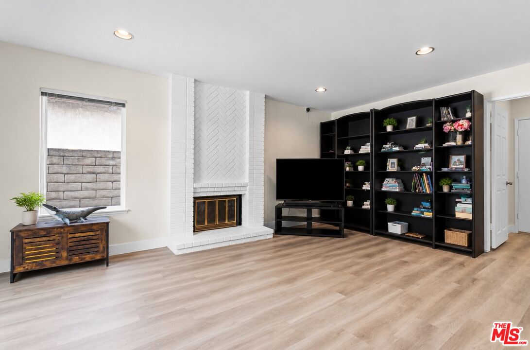 13011 Meadowlark Ave