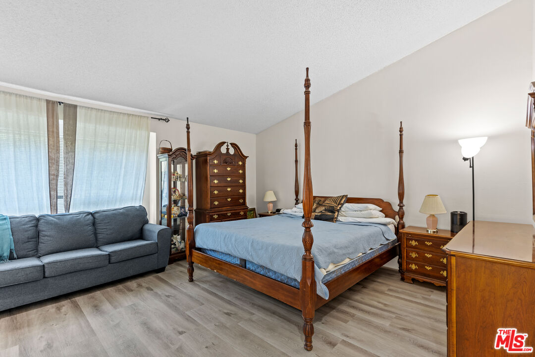 13011 Meadowlark Ave
