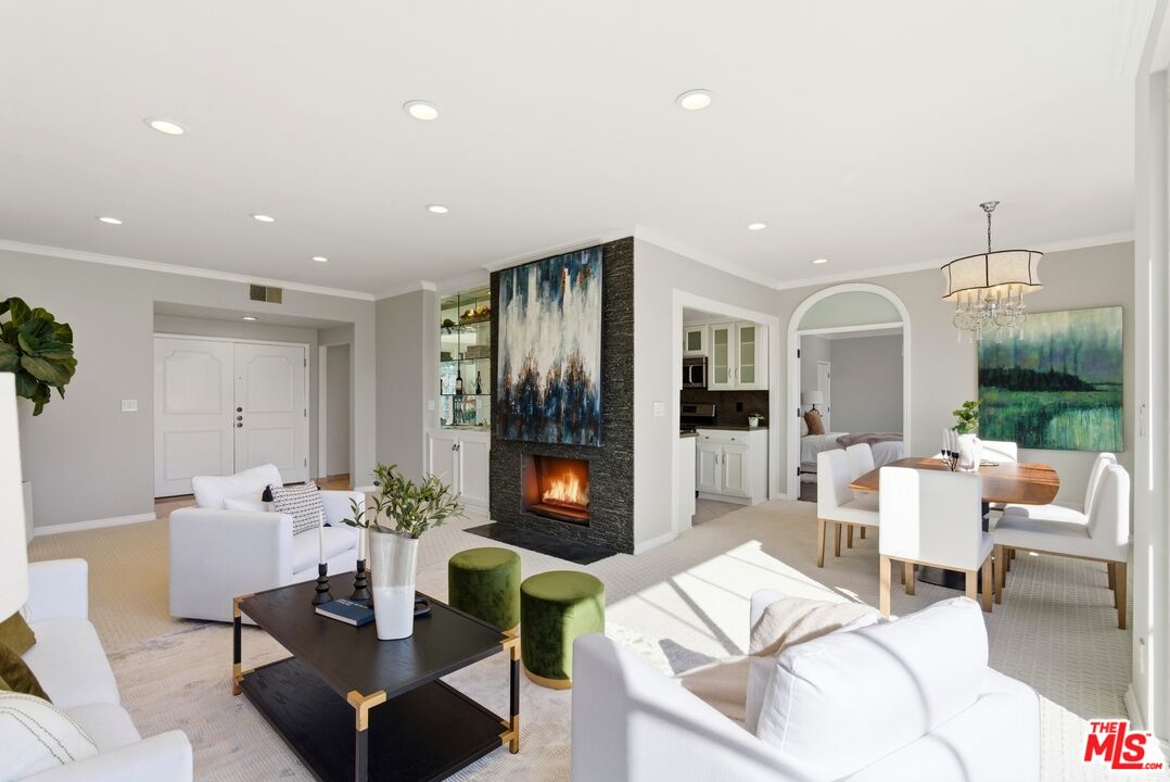 1223 Roxbury Dr Unit: 304