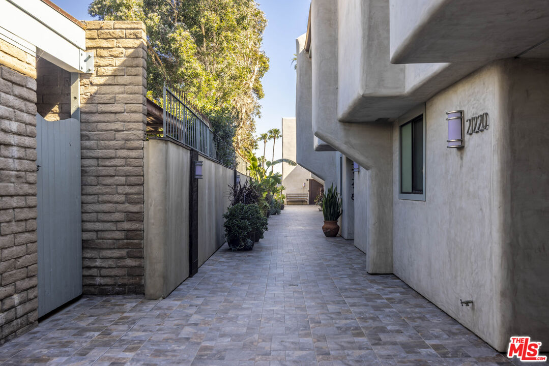 21226 Pacific Coast Hwy