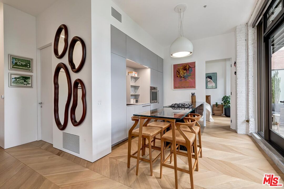 460 S Spring St Unit: 201