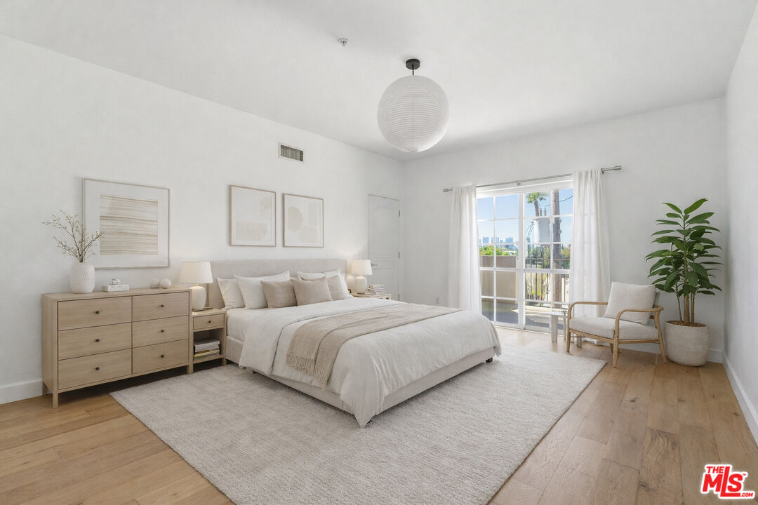 851 N San Vicente Blvd Unit: 318