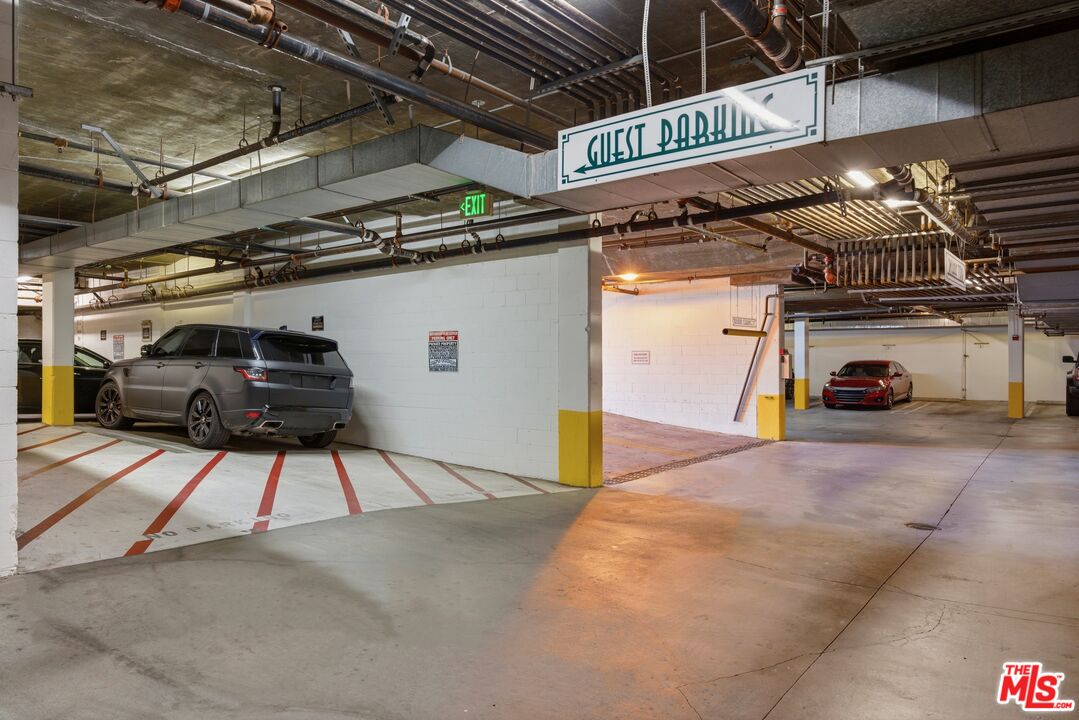 851 N San Vicente Blvd Unit: 318