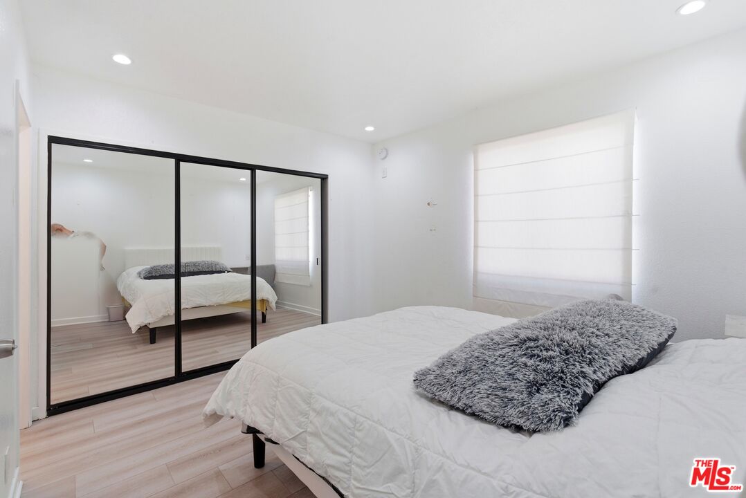 4551 Kester Ave Unit: 1