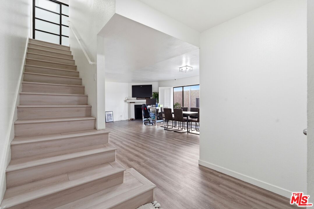 4551 Kester Ave Unit: 1