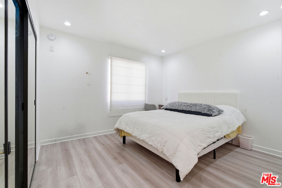 4551 Kester Ave Unit: 1