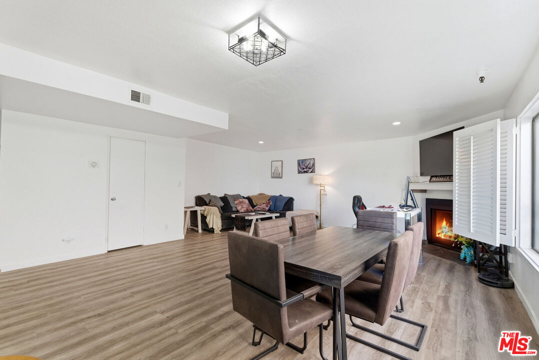 4551 Kester Ave Unit: 1