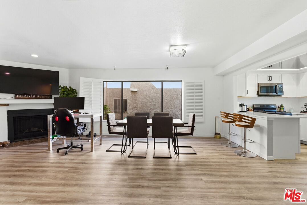 4551 Kester Ave Unit: 1