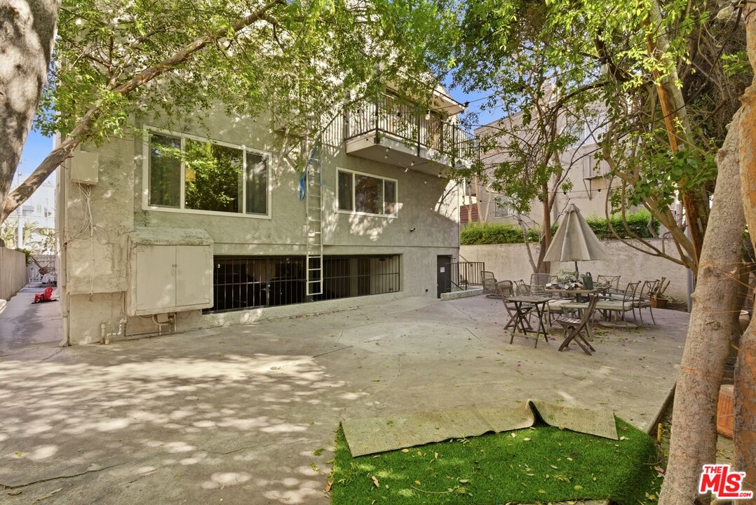 4551 Kester Ave Unit: 1