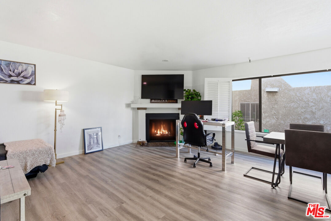 4551 Kester Ave Unit: 1