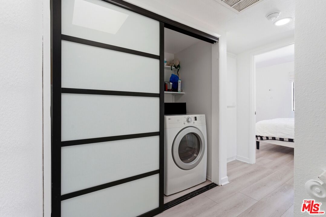 4551 Kester Ave Unit: 1