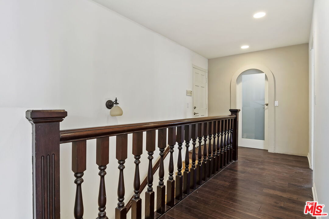 1478 Sunset Plaza Dr