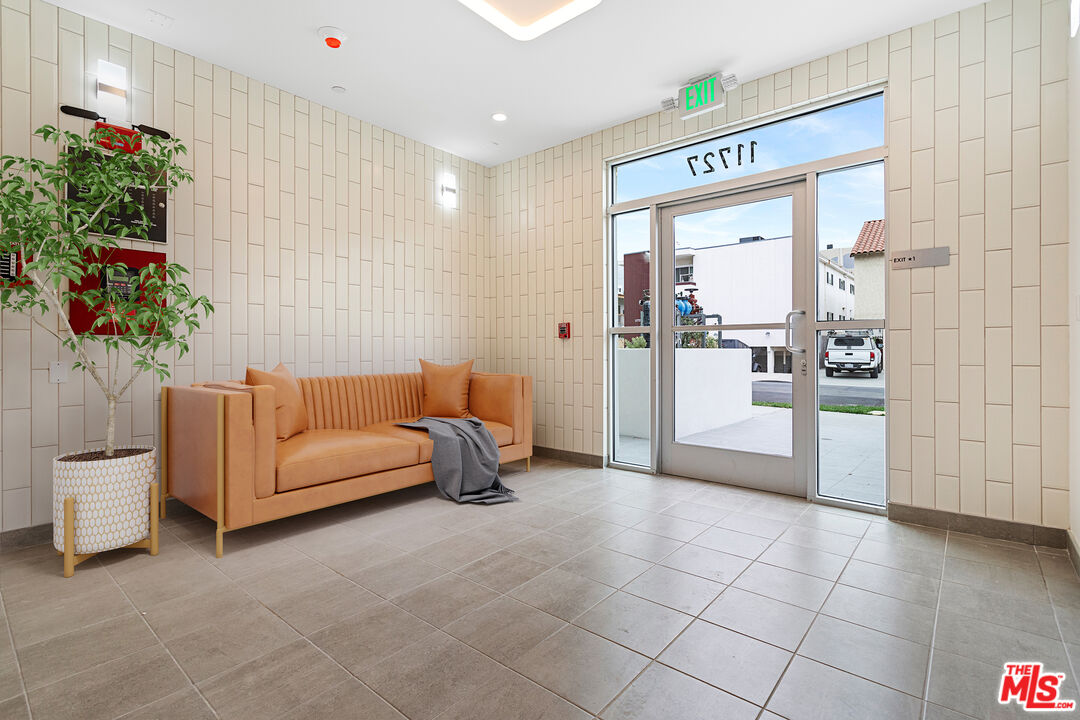 11727 Kiowa Ave Unit: 403
