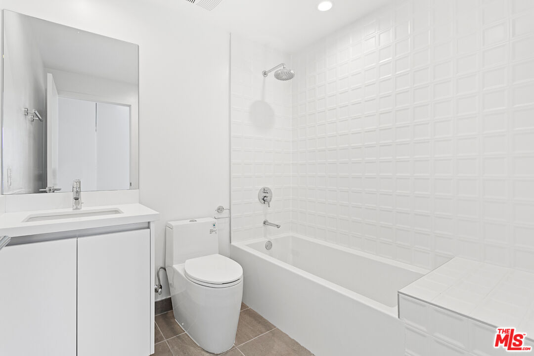 11727 Kiowa Ave Unit: 403