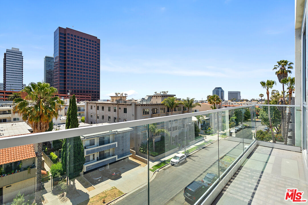 11727 Kiowa Ave Unit: 403