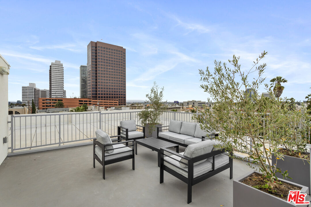 11727 Kiowa Ave Unit: 403