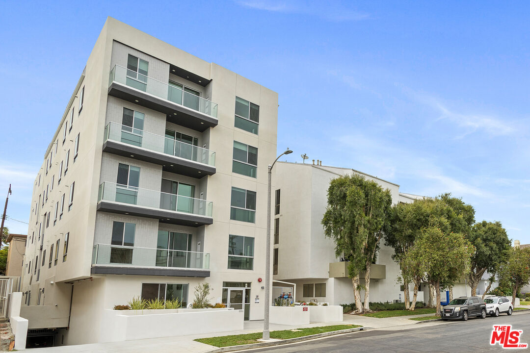 11727 Kiowa Ave Unit: 403