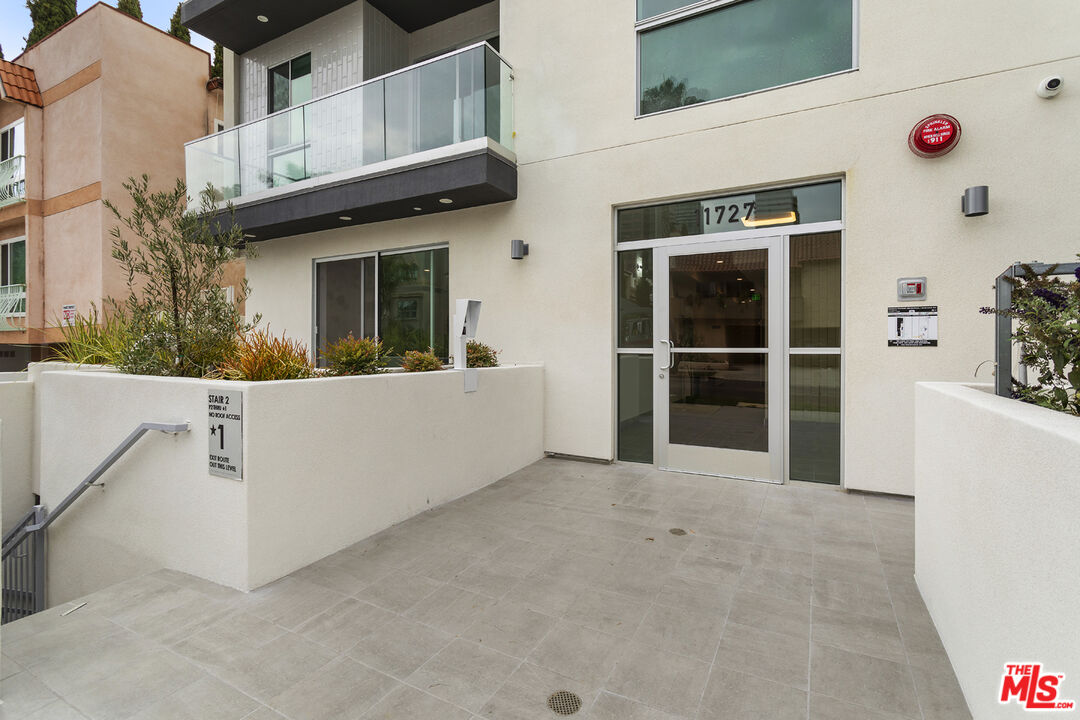11727 Kiowa Ave Unit: 403