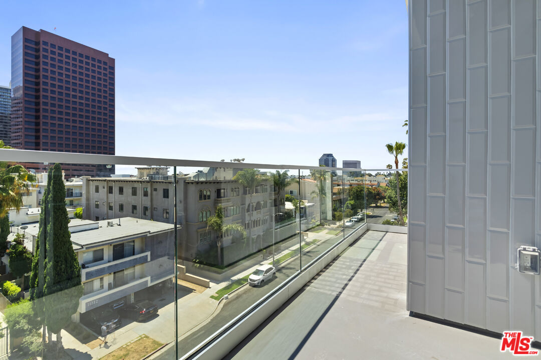 11727 Kiowa Ave Unit: 403
