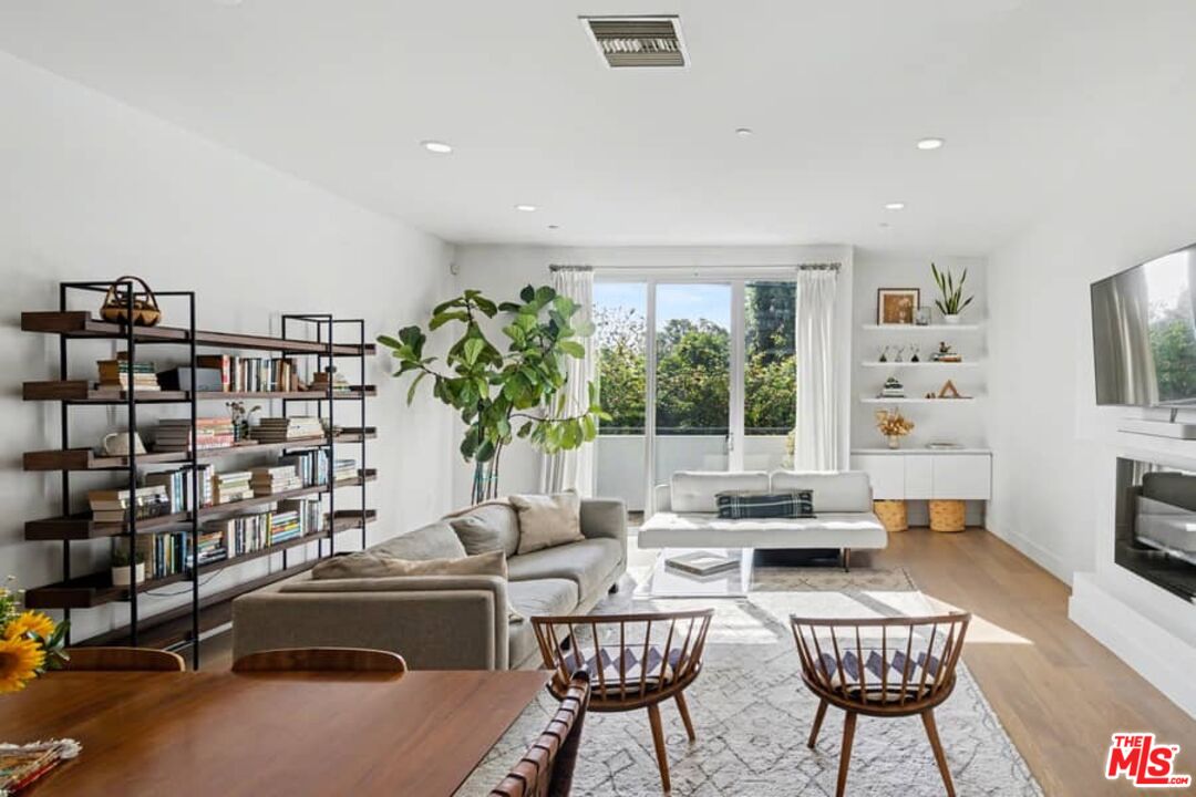 11500 National Blvd Unit: 106