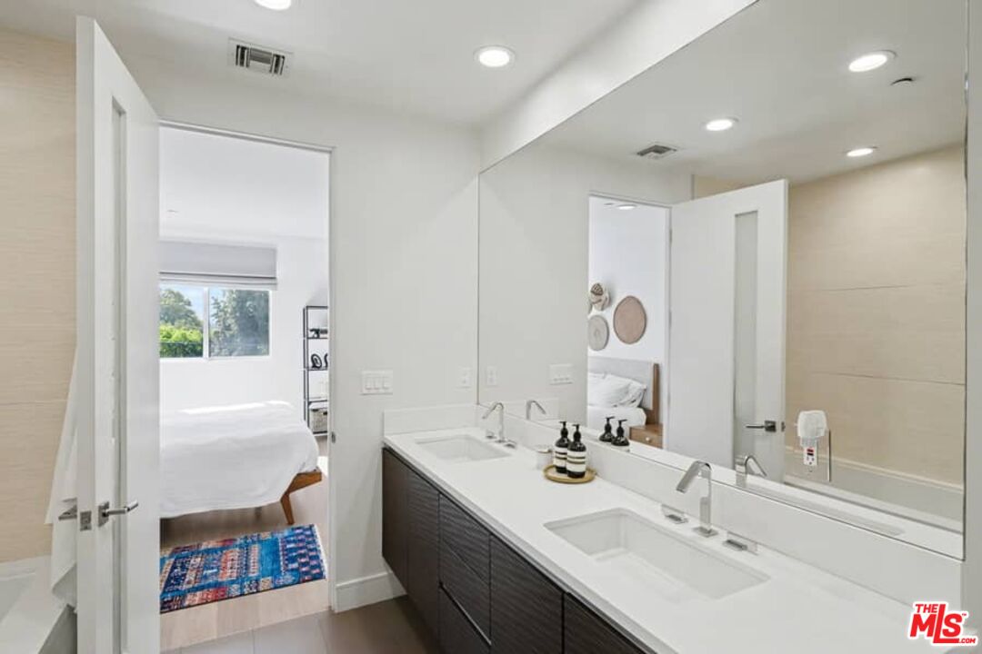11500 National Blvd Unit: 106