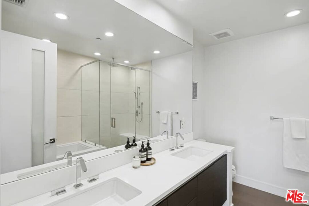 11500 National Blvd Unit: 106