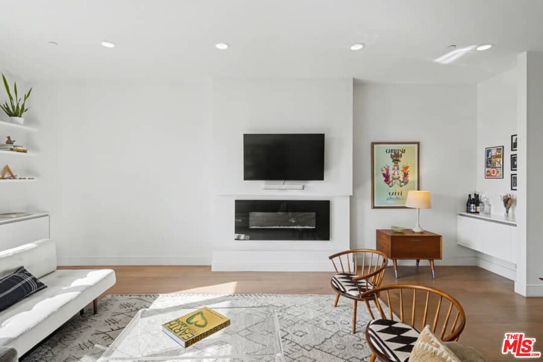 11500 National Blvd Unit: 106