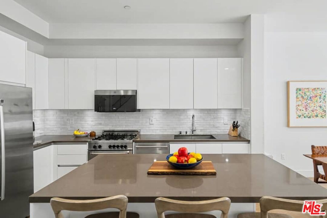 11500 National Blvd Unit: 106