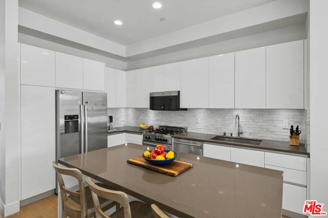 11500 National Blvd Unit: 106