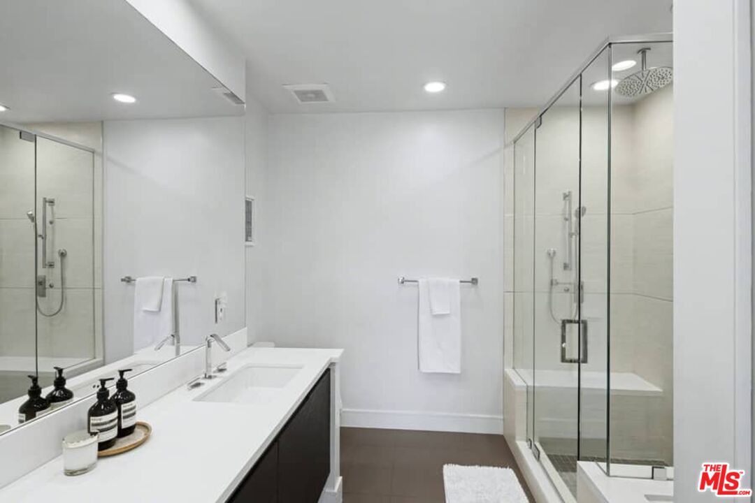 11500 National Blvd Unit: 106