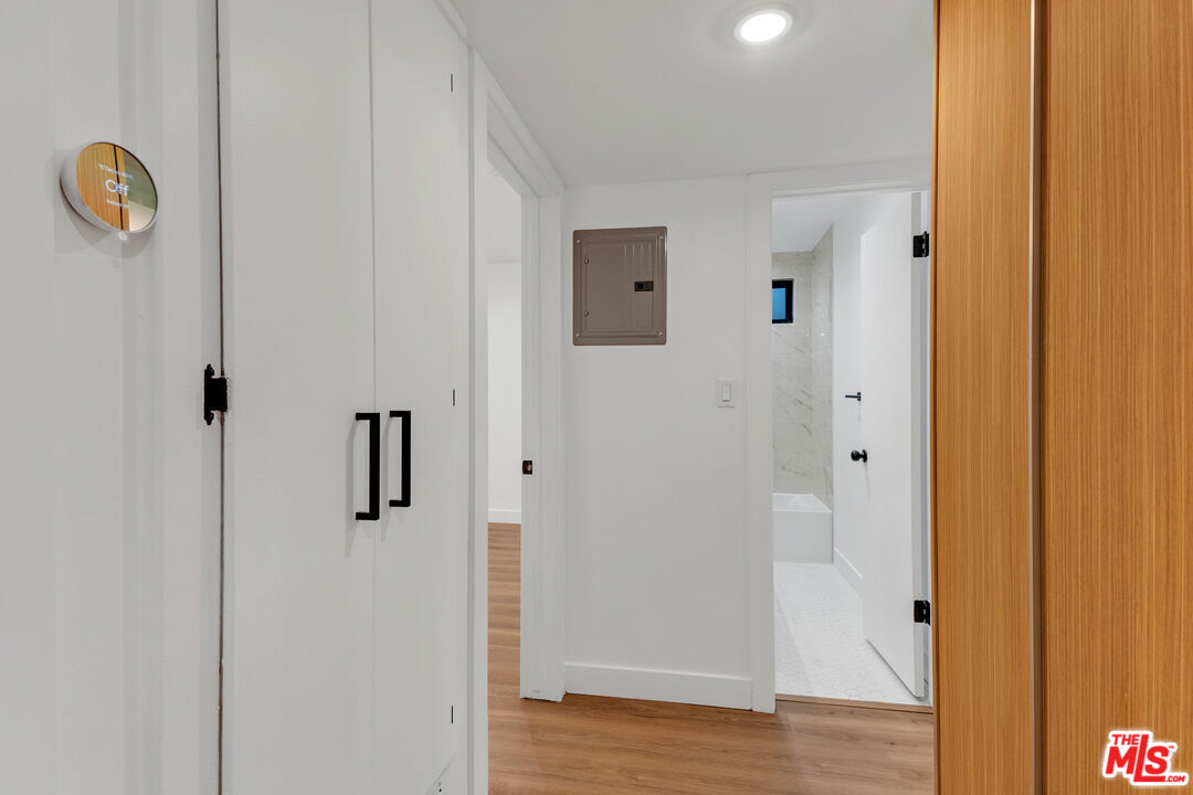 950 Havenhurst Dr Unit: 6