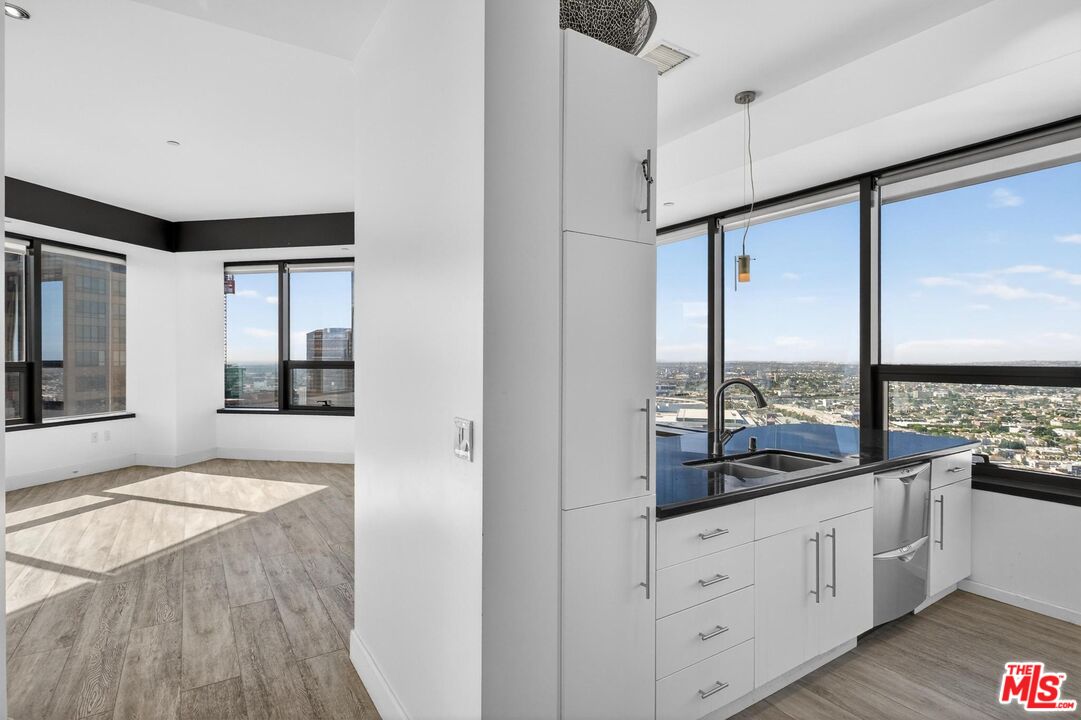 1100 Wilshire Blvd Unit: 2811