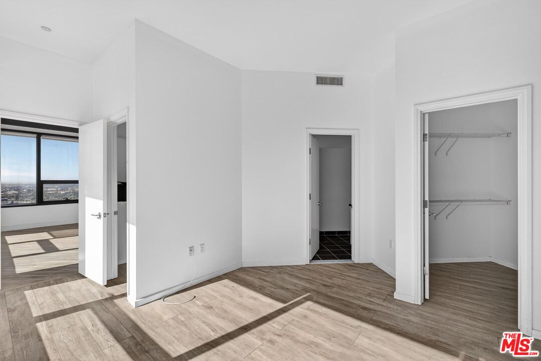 1100 Wilshire Blvd Unit: 2811