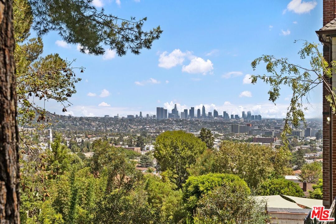 4818 Bonvue Ave