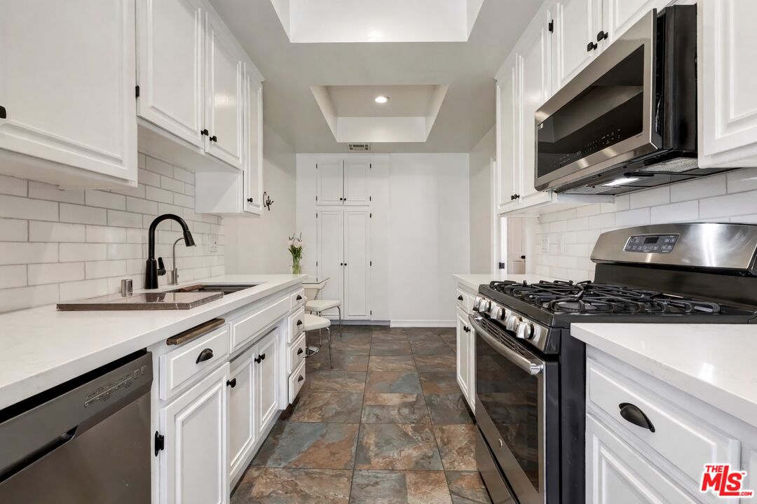 828 S Bedford St Unit: 202