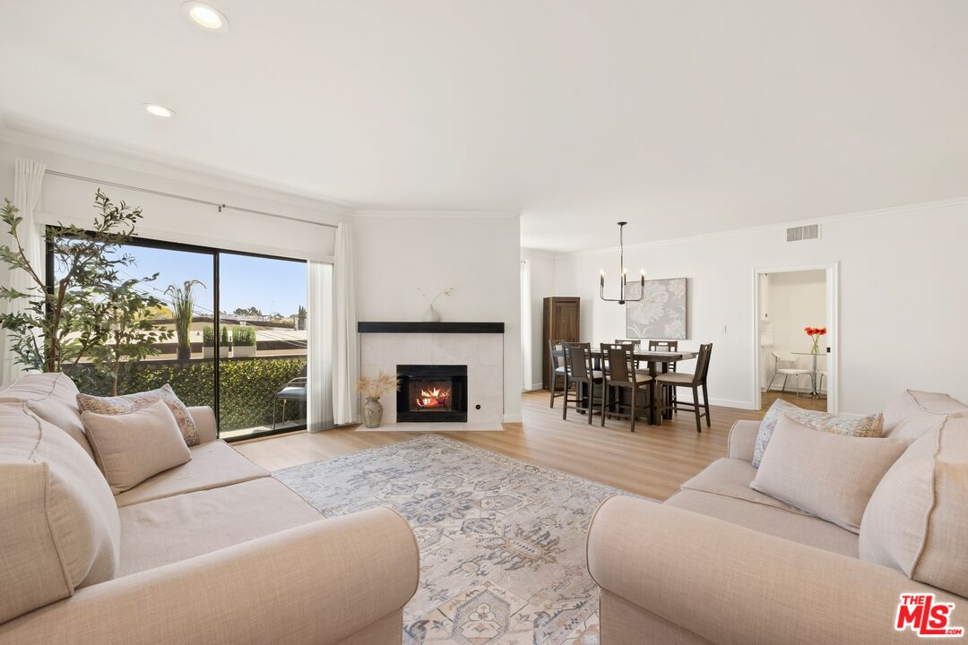 828 S Bedford St Unit: 202