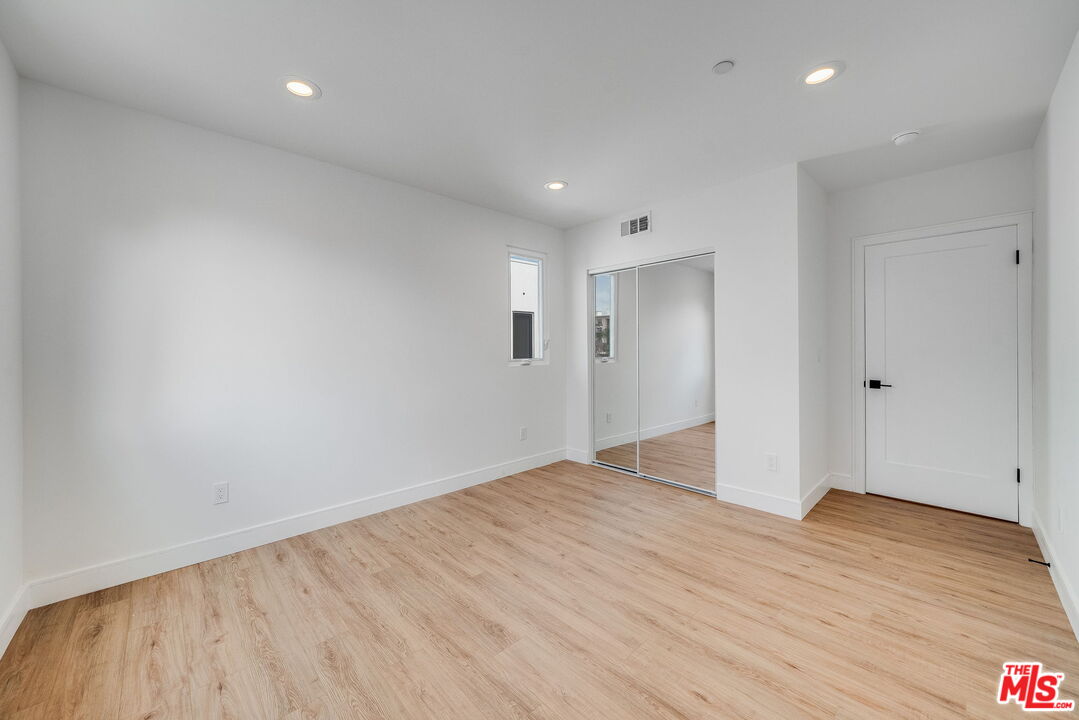 1435 S Crescent Heights Blvd