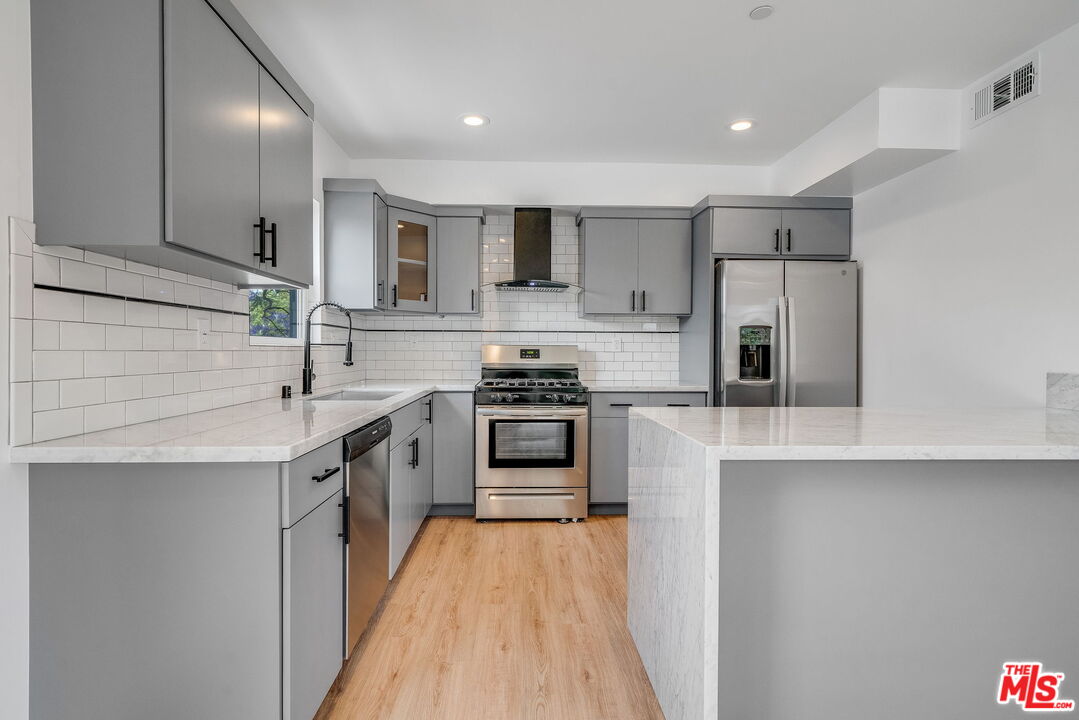 1435 S Crescent Heights Blvd